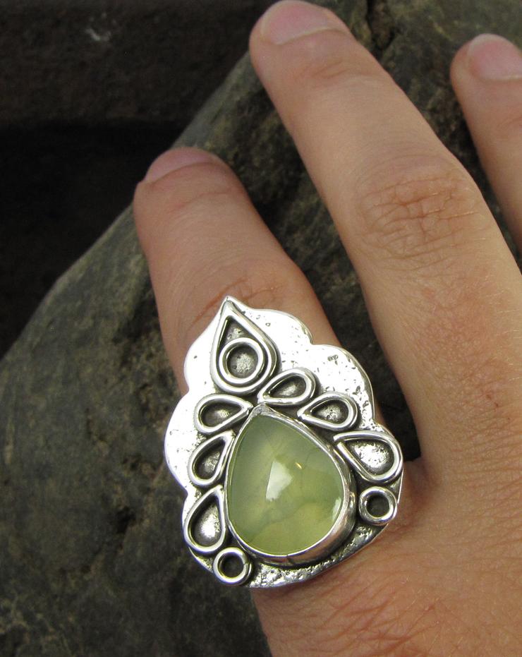 Henna Motif Ring with Prehnite Stone